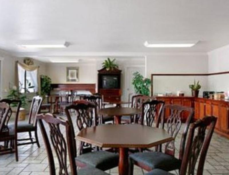 Econo Lodge Inn&Suites Central Medford Restaurante foto